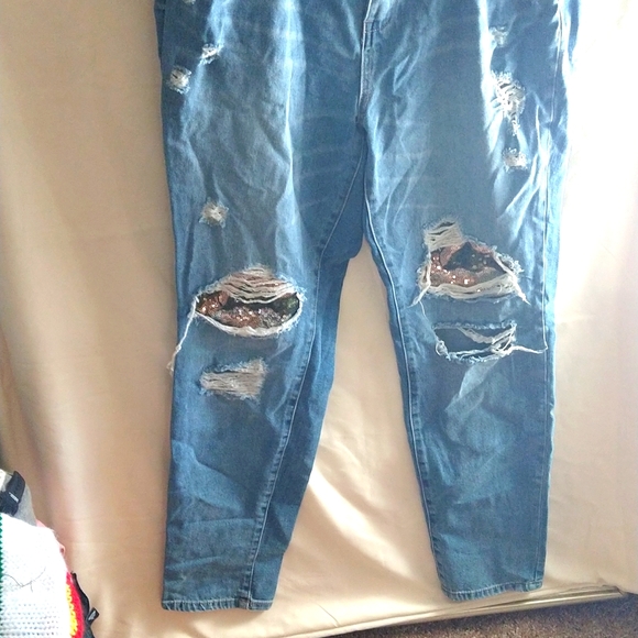 Denim - Picture 3 of 6